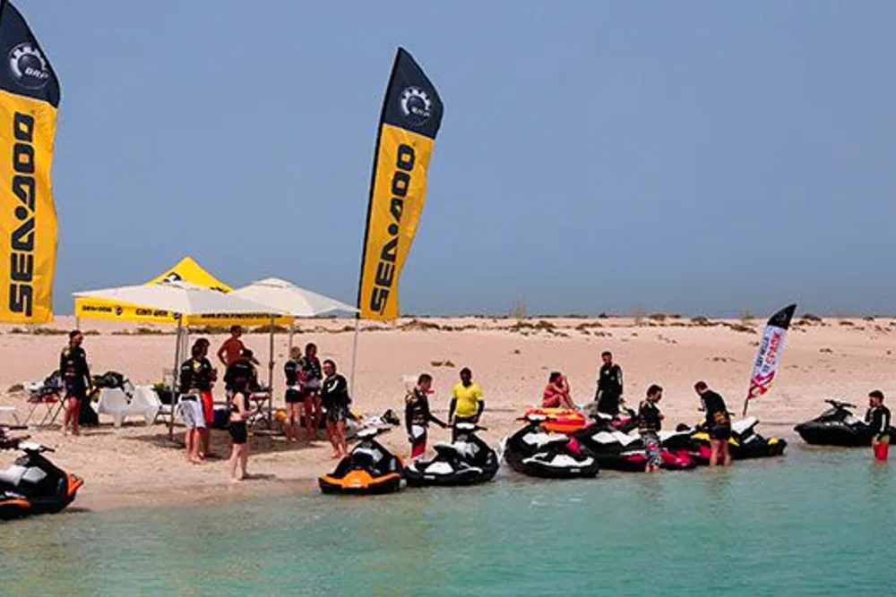 EVG en jet ski au départ du Port de Saint-Aygulf