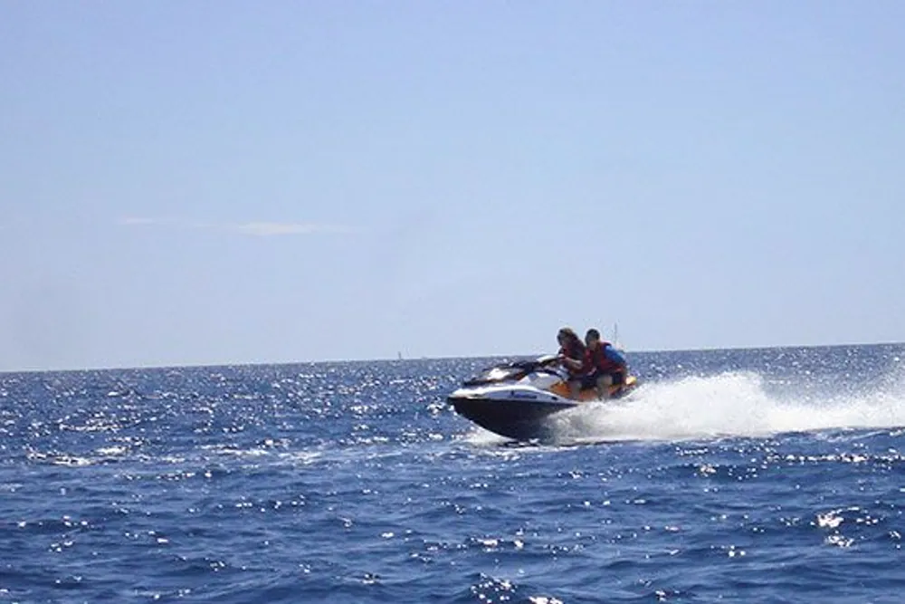 Peur de tomber en jet ski ? Ce qu'il faut savoir